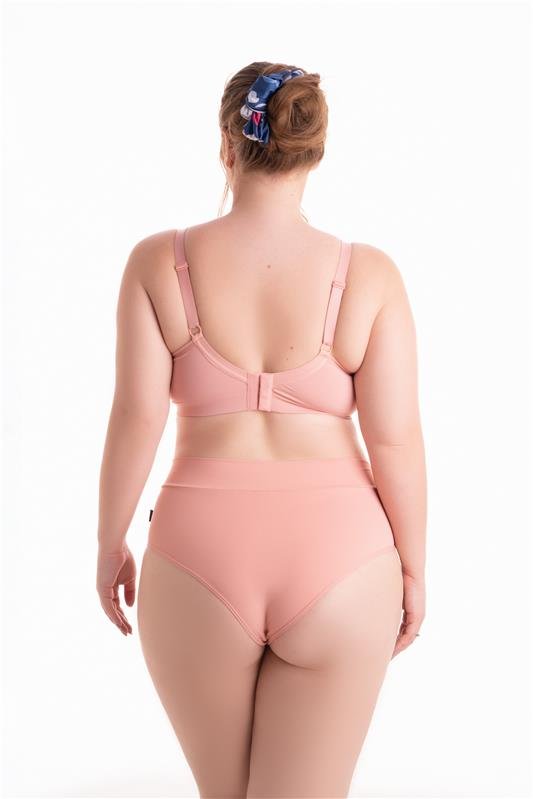 CALCINHA MODELO TANGA